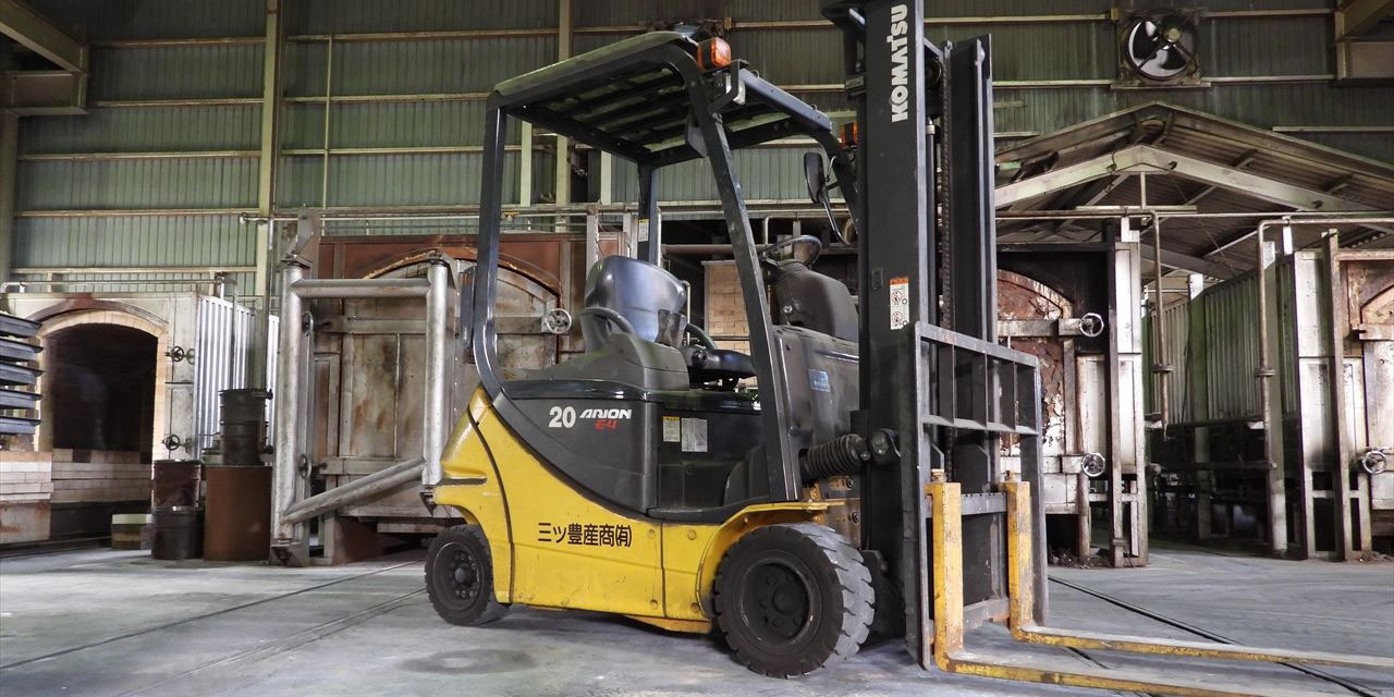 主設備:シャトル窯×4基(二次燃焼炉3基)